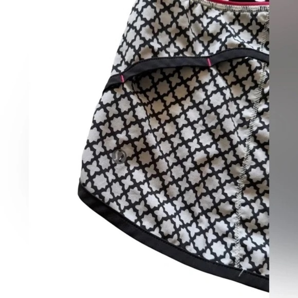 LULULEMON | Run: Speed Short *4-way Stretch Soul Geo Silver Spoon Black / Black - Picture 3 of 6